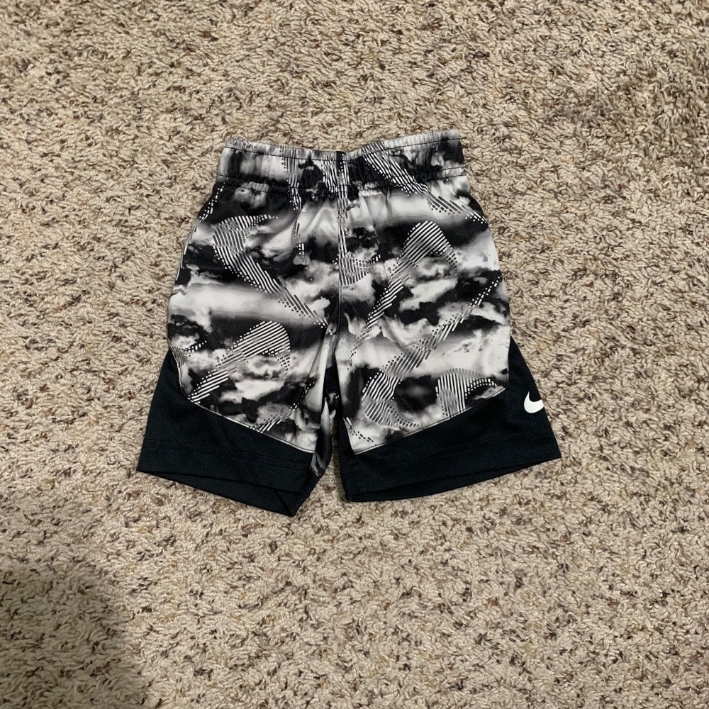 Nike DRI FIT basketball shorts 3